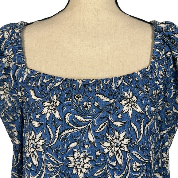 LOFT Large Top Floral Puff Sleeves Stretch Square Neck Crinkle Fabric Blue White - Picture 2 of 7